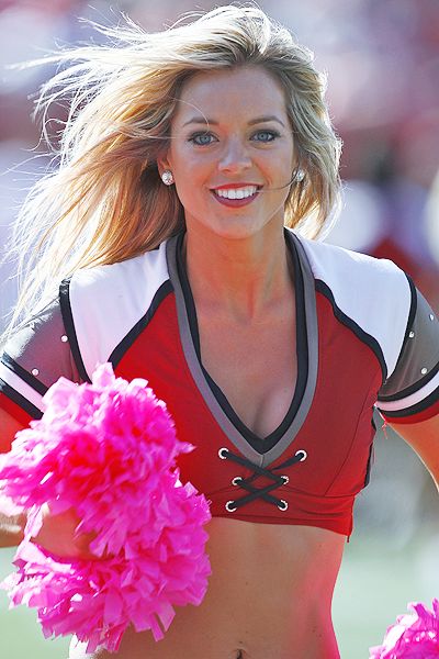 bucs cheerleader 18