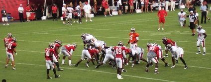 Goal line drills, first team offense vs. first team defense.