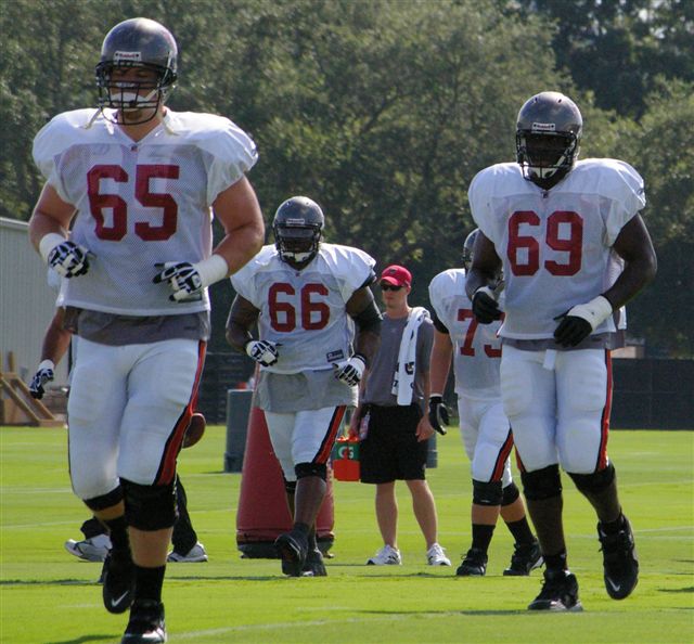 Keydrick Vincent, center, appears to be taking his opportunity with the Bucs very seriously. JoeBucsFan.com photo by Kyra Hallett.