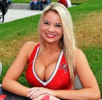 bucs cheerleader 0801