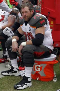 A Yahoo! Sports report suggests Bucs G Logan Mankins' knee injury "not serious."