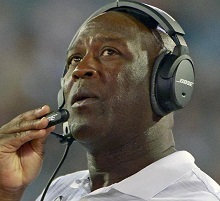 A respected NFL analyst is not smitten with Lovie Smith's defense.