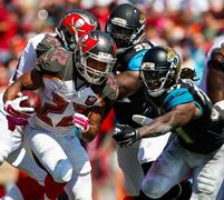 Bucs RB Doug Martin on one of his 24 carries in the win over the Jags today. (Photo courtesy of Buccaneers.com.)