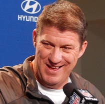 Does Jason Licht agree with Bill Polian?