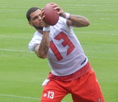 Jameis talks chemistry with Mike Evans.