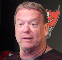 Bucs linebackers coach Mark Duffner