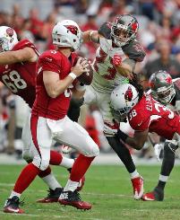 Not even a blitz by Chris Conte could slow down Carson Palmer. (Photo courtesy of Buccaneers.com.)