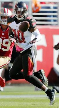 Bucs S Bradley McDougald picks off a Sideshow Bob pass. (Photo courtesy of Buccaneers.com)