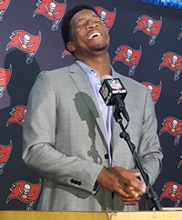 Bucs fans have a reason to smile like Jameis today.